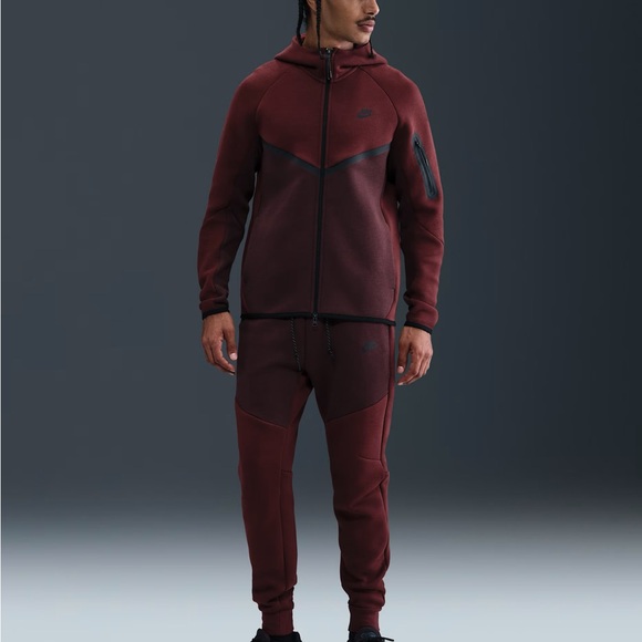 Men's Tech Fleece Tracksuit - Picture 3 of 3